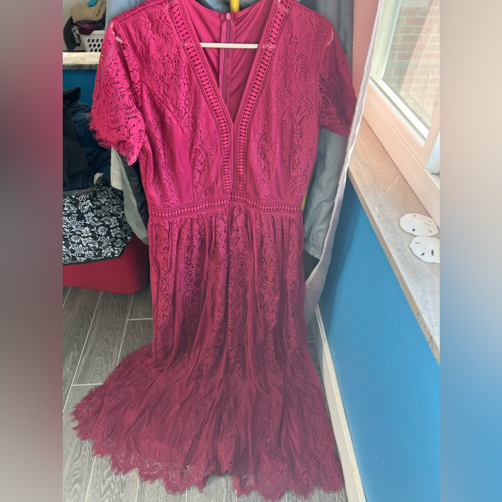 XL burgundy lace dress like new.
